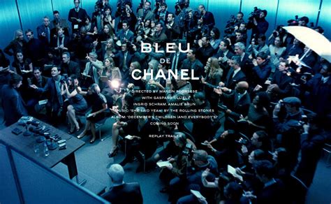 chanel bleu commercial christmas|bleu de chanel commercial woman.